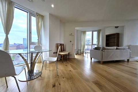 3 bedroom flat to rent, 1302 Sky View Tower,12 High Street, London