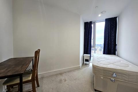 3 bedroom flat to rent, 1302 Sky View Tower,12 High Street, London