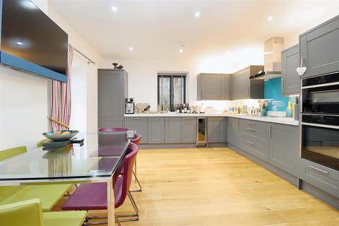 undefined, Beautifully converted barn in East Clevedon