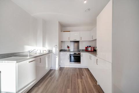 2 bedroom penthouse for sale, Threadneedle Road, Farnham, Surrey, GU9