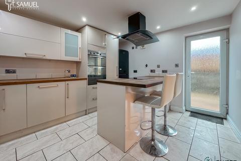 2 bedroom detached house for sale, Cardiff Road, Aberaman, CF44 6UY