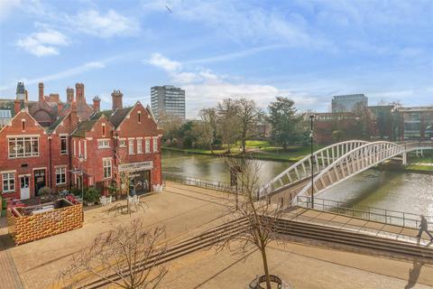 2 bedroom apartment for sale, Riverside Square, Bedford