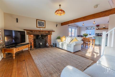 4 bedroom detached house for sale, Walton Road, Kirby-Le-Soken, Frinton-On-Sea