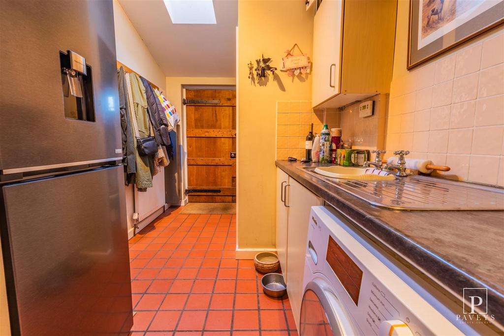Lobby/utility room