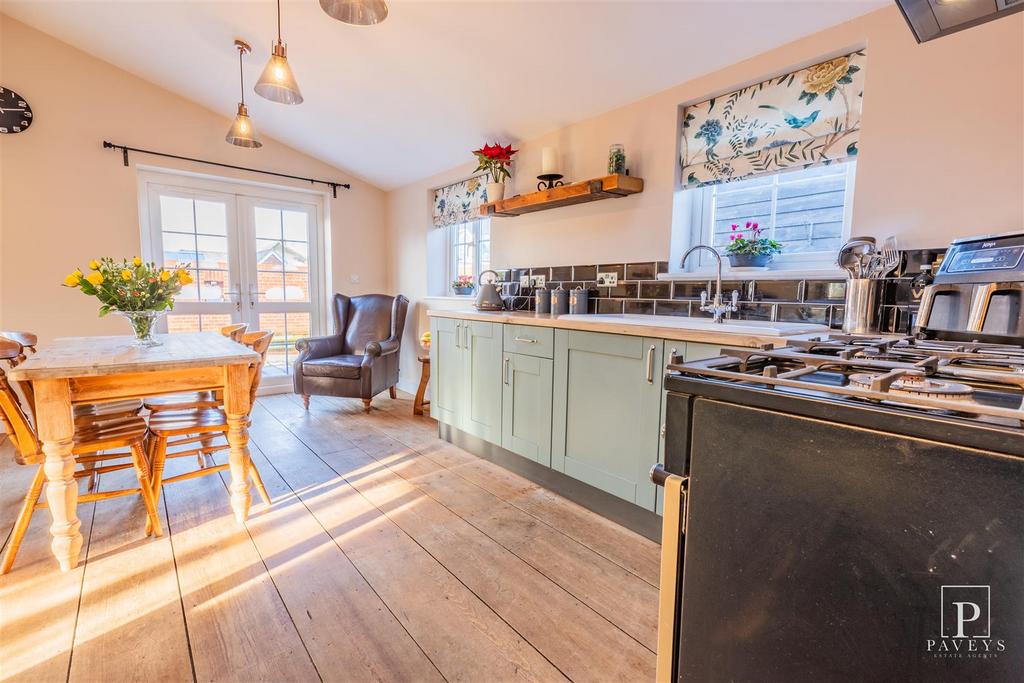 Kitchen diner