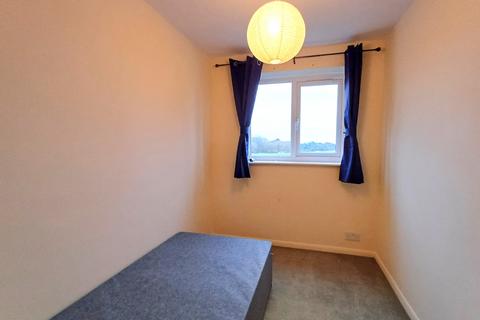 2 bedroom flat to rent, Eastern Avenue, Ilford IG2