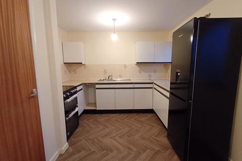 2 bedroom flat to rent, Eastern Avenue, Ilford IG2