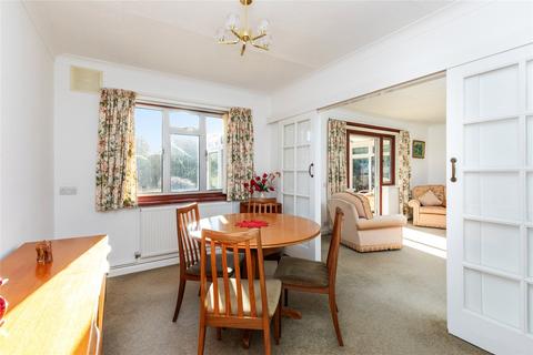 2 bedroom bungalow for sale, Knightscroft Avenue, Rustington, Littlehampton, West Sussex, BN16