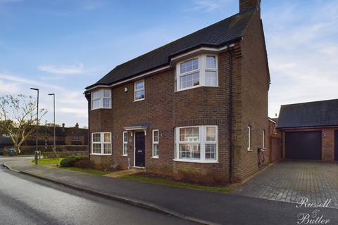 4 bedroom detached house for sale, Twickenham Road, Buckingham