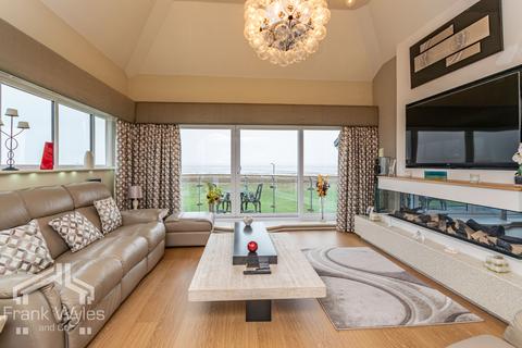 2 bedroom apartment for sale, 10, Cartmell Court, 139 South Promenade, Lytham St. Annes, Lancashire