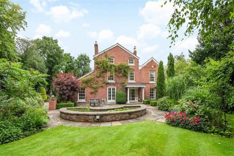 5 bedroom detached house to rent, London Road, Davenham