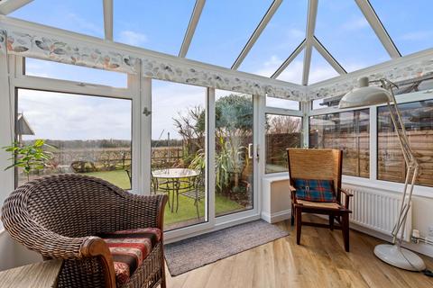 2 Adamstiles, Barrowby, Grantham, NG32 1TG