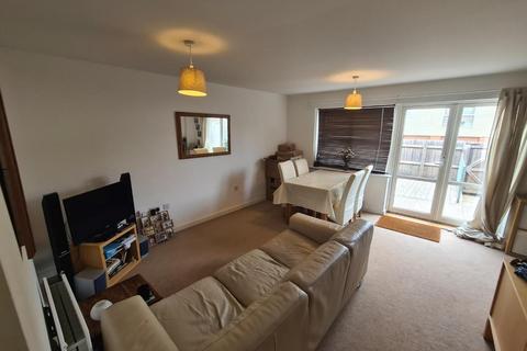 2 bedroom terraced house to rent, St Josephs Mews, Penarth