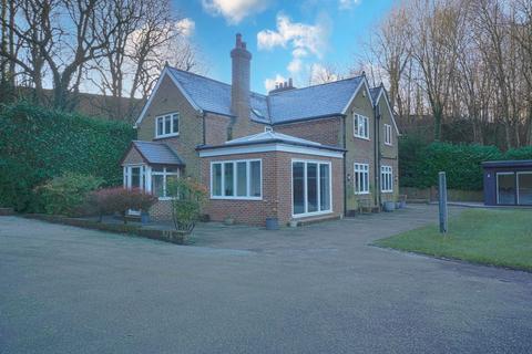 3 bedroom detached house for sale, Tilley Lane, Epsom KT18