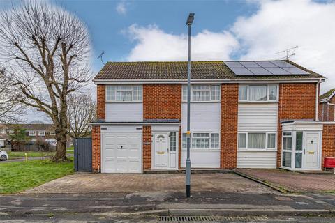 4 bedroom semi-detached house to rent, Bronte Close, Swindon SN3