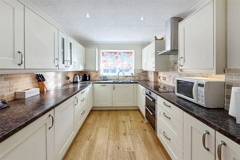 4 Coniston Way, Littlehampton, BN17 6SR