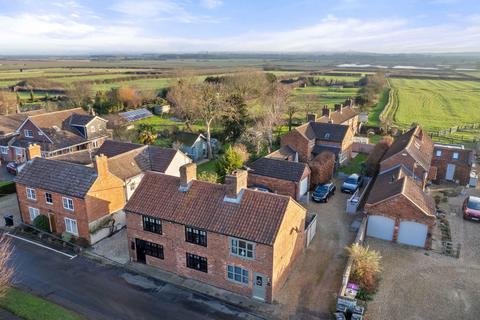 3 bedroom semi-detached house for sale, Long Street, Grantham NG32