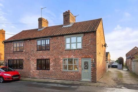 undefined, Long Street, Grantham NG32