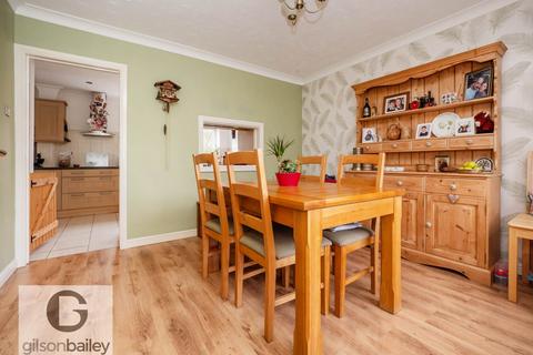 4 bedroom detached house for sale, Cheyney Avenue, Norwich NR13