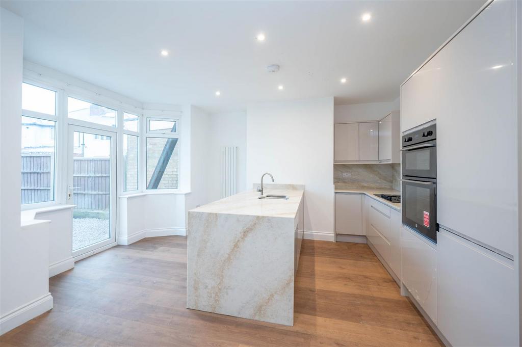 Open Plan Kitchen/Dining Area