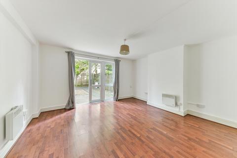 3 bedroom maisonette to rent, Wenlock Court, New North Road, London, N1