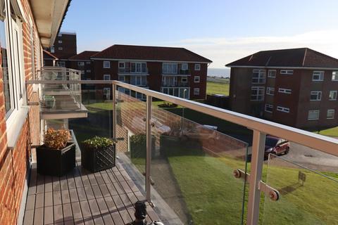 2 bedroom flat for sale, Sutton Place, Bexhill-on-Sea, TN40