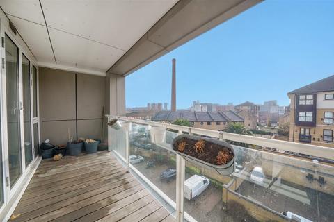 2 bedroom apartment for sale, Eastern Quay, Silvertown, E16