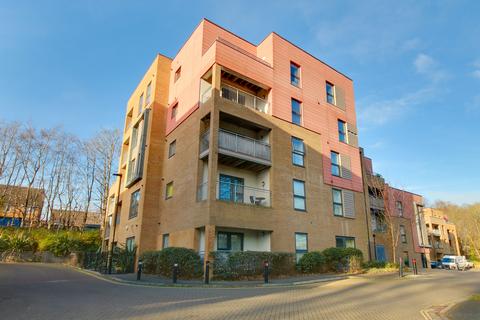 2 bedroom flat for sale, HAREFIELD! OPEN PLAN LIVING! STUNNING KITCHEN!