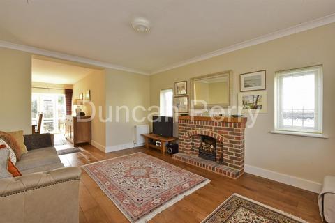 3 bedroom detached house for sale, Byng Drive, Potters Bar EN6