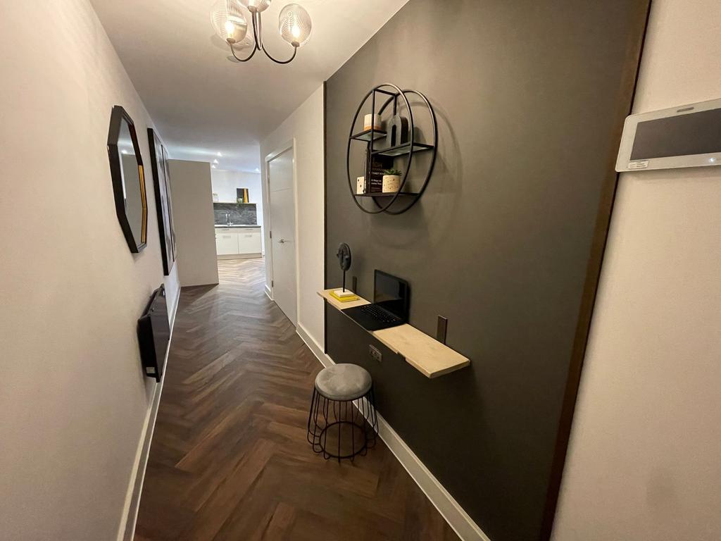Apartment in Solihull, West Midlands - View 3
