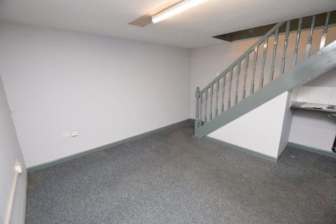 Property to rent, Old Coach House, George Street, Ashton