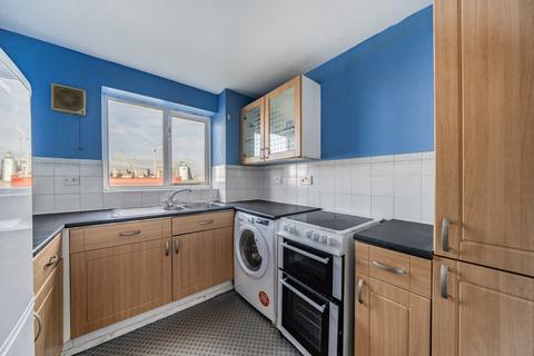 2 bedroom apartment for sale, Harlinger Street, London