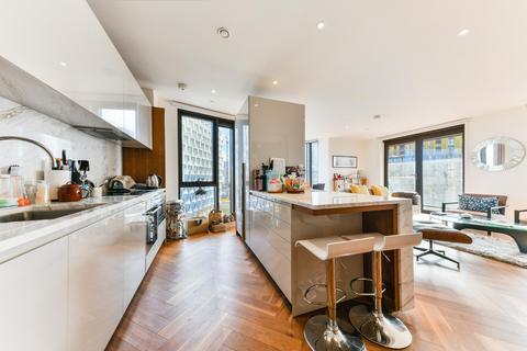 2 bedroom apartment for sale, Ambassador Building, Embassy Gardens, London, SW11