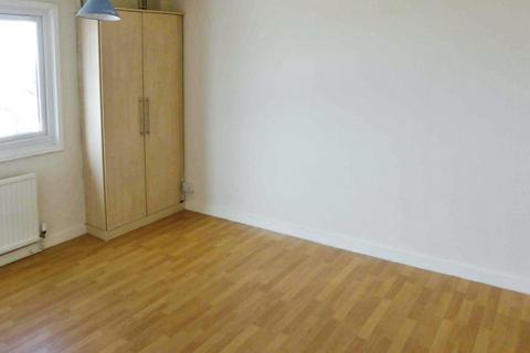 2 bedroom flat to rent, Wingfield Road, Rotherham