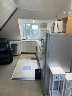 1 bedroom in a house share to rent, Wallington SM6