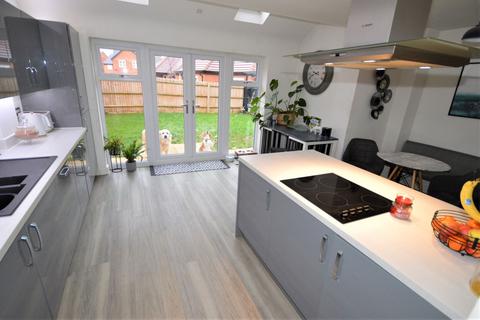 4 bedroom detached house for sale, Lennon Way, Aylesbury HP21