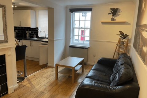 2 bedroom triplex to rent, Regent Street, Leamington Spa, CV32