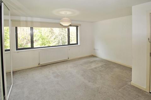 3 bedroom flat to rent, Weetwood Lane, Weetwood, Leeds, LS16