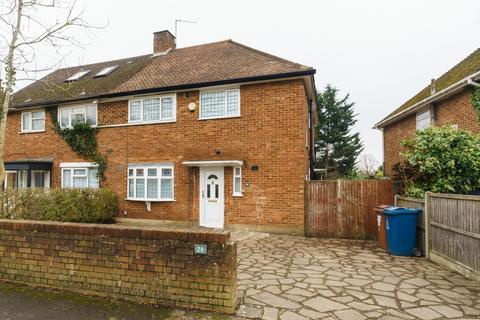 3 bedroom semi-detached house to rent, Stanmore HA7