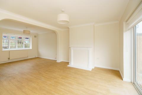 3 bedroom semi-detached house to rent, Stanmore HA7