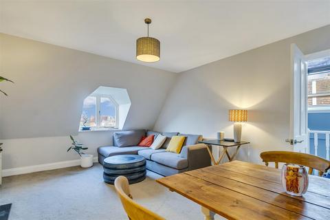 1 bedroom flat for sale, Melrose Road, London