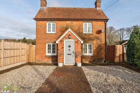 3 bedroom detached house for sale, Shyshack Lane, Tadley RG26