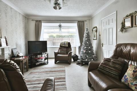 3 bedroom semi-detached house for sale, Newtondale, Hull, East Riding of Yorkshire, HU7 4BZ