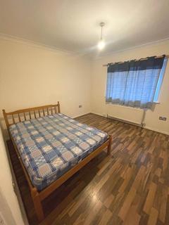 6 bedroom terraced house to rent, East Avenue, Hayes