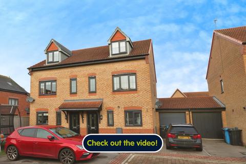 3 bedroom semi-detached house for sale, College Gardens, Hull, East Riding Of Yorkshire, HU3 6AF