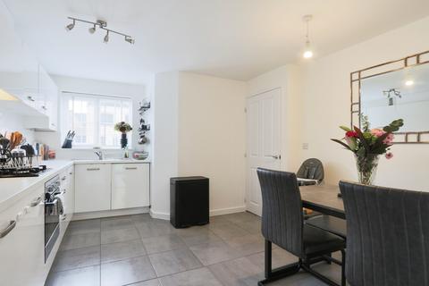 3 bedroom semi-detached house for sale, College Gardens, Hull, East Riding Of Yorkshire, HU3 6AF