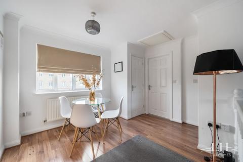 4 Cavendish Gardens, Aveley, South Ockendon, RM15 4HW