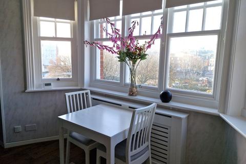 2 bedroom flat for sale, Old Steine, Brighton, East Sussex, BN1