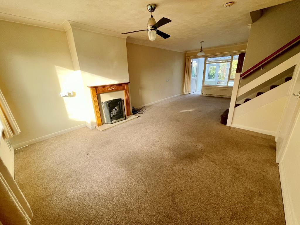 Living/dining room with conservatory