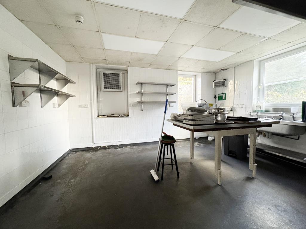 Spacious Kitchen